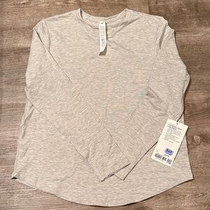 Womens NWT Lululemon shirt